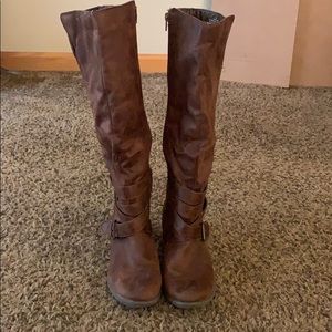 COPY - Tall boots with slight heel